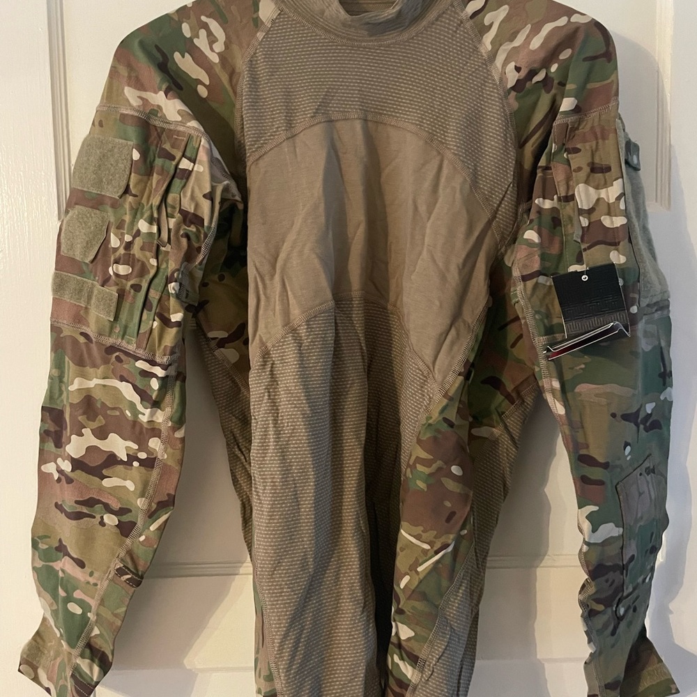 Massif Multicam Army Combat Shirt (ACS), flame resistant, never worn, NWT, Med